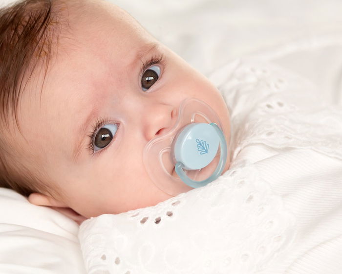 KioKids Set 2 Chupetes Ortodónticos Petits Moments Azul y Gris +18 Meses Silicona Alta Calidad