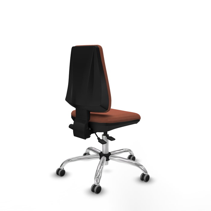 Silla de oficina Elche con mecanismo Asincro tapizada con Tela color Marrón. Equipada con Base cromada, Sin brazos y Ruedas 65 mm parqué