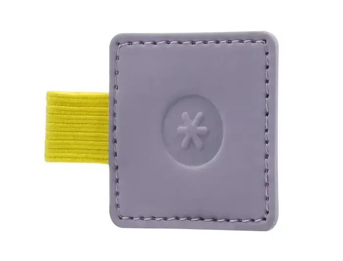 Antartik Portabolígrafo Autoadhesivo para Cuaderno con Elástico, Hasta 15 mm Grosor, Morado y Amarillo Antartik Portabolígrafo Autoadhesivo para Cuaderno con Elástico, Hasta 15 mm Grosor, Morado y Amarillo