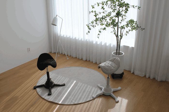 UP UP Silla de Oficina TORONTO SCI Saddle Chair Marfil / Ivory