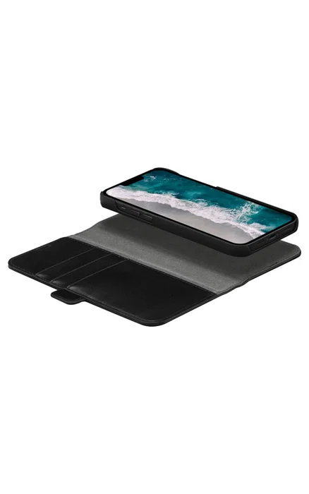Dbramante1928 Stockholm Funda Folio para Apple iPhone 14 Plus - Negro, Plástico Reciclado, Carga Inalámbrica, 3 Bolsillos
