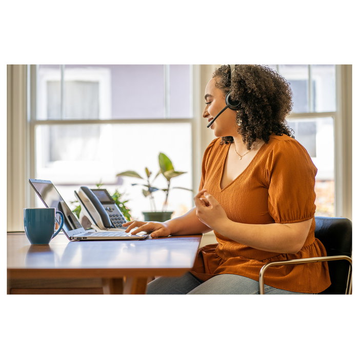 Poly Voyager 4320 Microsoft Teams Certified USB-C Headset + BT700 dongle - Negro