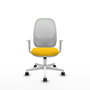 Silla de oficina Cilanco con mecanismo Sincro tapizada con Tela color Amarillo y malla color Blanco. Equipada con lumbar 1D, Reposabrazos blancos y Ruedas 65mm nailon