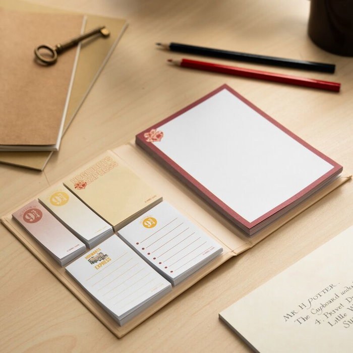 Erik Cuaderno Notas Adhesivas Plataforma 9 3/4 Harry Potter A6 11x15,5cm con 5 tipos de etiquetas adhesivas