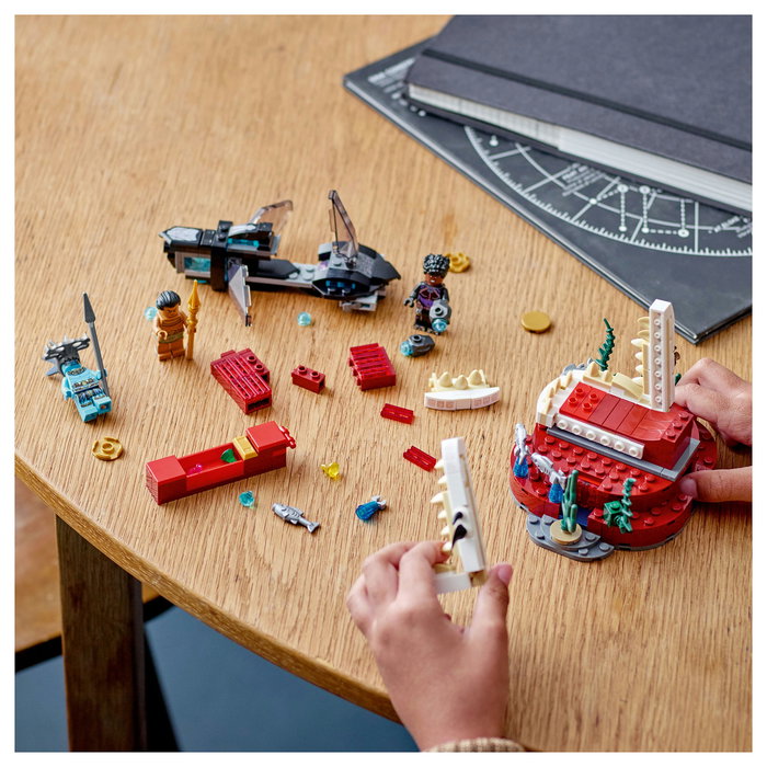 LEGO Marvel Avengers Sala del Trono del Rey Namor, Juego de Construcción, 355 Piezas, 7+ Años