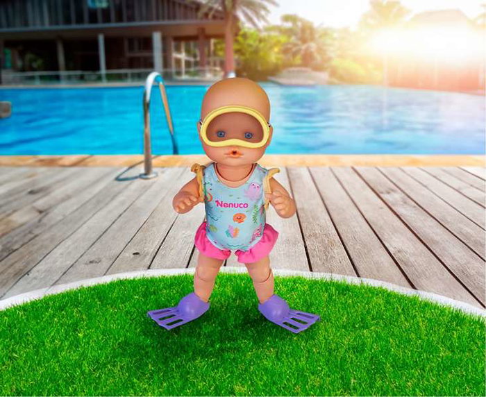 Famosa Nenuco Muñeco Aprende a Bucear 35 cm - Mueve piernas y nada solo, Juguete para niños 3 a 6 años