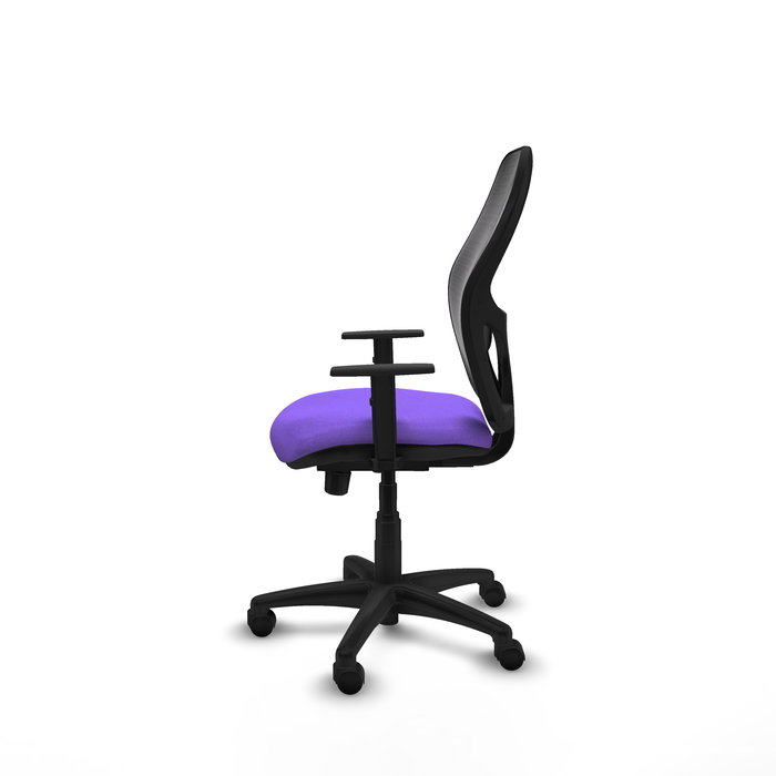 Silla de oficina Alocén con mecanismo Sincro/Traslack tapizada con Tela color Lila y malla color Negro. Equipada con lumbar 1D, Brazos 1D y Ruedas de nailon 50 mm