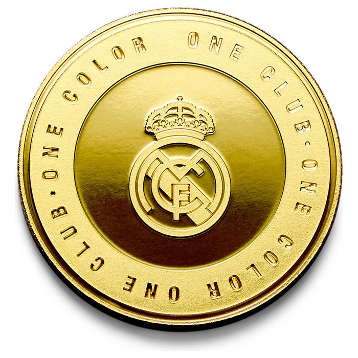 REAL MADRID Moneda One Color One Club Oficial Real Madrid, Aleación Zamak Acabado Dorado con Grabado en Relieve, en Cápsula Acrílica y Caja de Coleccionista, Ø 4 cm