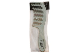 REF Stockholm, Tratamiento, Peine de plástico para el cabello