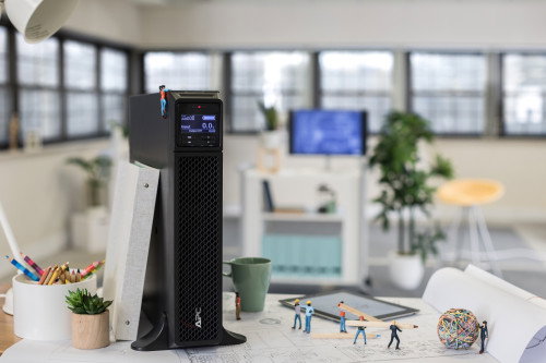 APC SRT3000XLI Sistema de Alimentación Ininterrumpida (UPS) Doble Conversión (en línea) 3 kVA 2700 W 10 Salidas AC