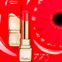 Guerlain KissKiss Shine Bloom Bálsamo de Labios - #775 Poppy Kiss - 3,2 g - Hidratación 24h, Brillo Acuático, 95% Ingredientes Naturales