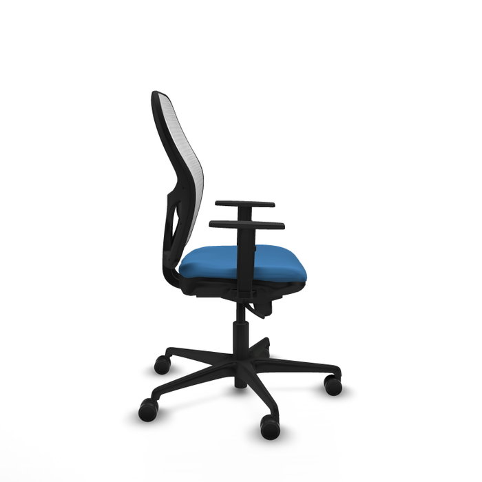 Silla de oficina Jorquera con mecanismo Sincro tapizada con Similpiel color Azul claro y malla color Blanco. Equipada con lumbar 1D, Brazos 1D y Ruedas 65mm nailon