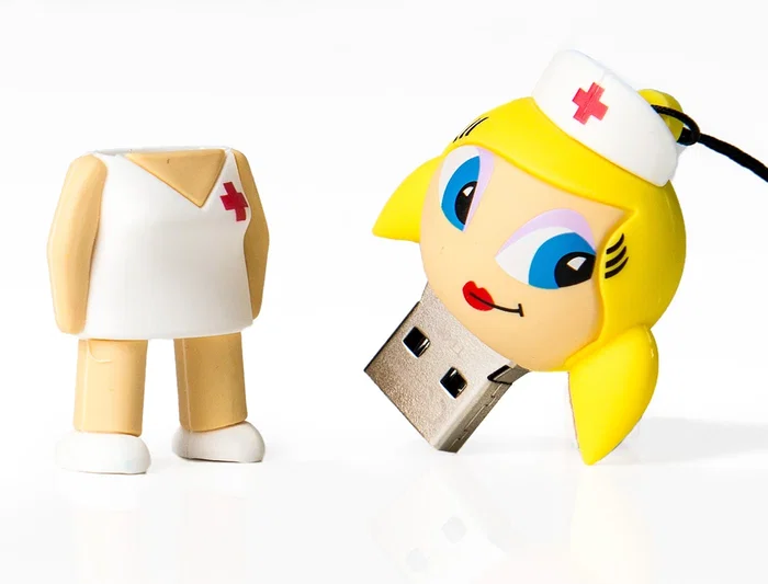 Tech on tech Enfermera Kitty Memoria USB 32 GB