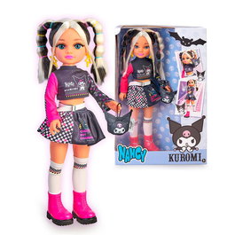 Famosa Muñeca Nancy Fashion Kuromi Naca8000 - Look Moderno con Cabello Bicolor, Camiseta a Cuadros, Minifalda y Botas Rosadas