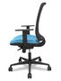 PIQUERAS Y CRESPO Silla Alares sincro con respaldo de malla negra y asiento azul cielo