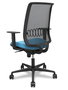 PIQUERAS Y CRESPO Silla Alares sincro con respaldo de malla negra y asiento azul cielo