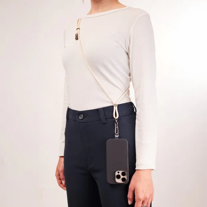 Intenso Cable USB-C a USB-C 2-en-1 Collar de Carga Rápida 60W PD 3.0 QC 4.0 Largo 1.65m Color Beige con Lanyard y Soporte 7991001