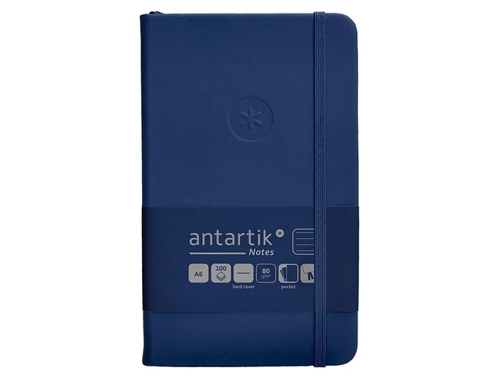 Antartik Cuaderno Tapa Dura A6, 100 Hojas Rayadas 80gr FSC, Azul Marino, Cierre Gomilla, Bolsillo Interior Antartik Cuaderno Tapa Dura A6, 100 Hojas Rayadas 80gr FSC, Azul Marino, Cierre Gomilla, Bolsillo Interior