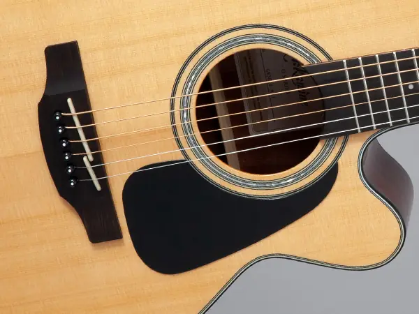 Takamine GN30CE-NAT Guitarra Electroacústica