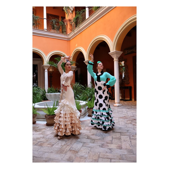 Canon EOS R10 Cámara Digital sin Espejo Negra con Lente RF-S 18-45mm f/4.5-6.3 IS STM, 24.2 MP, Sensor APS-C, Grabación 4K Ultra HD