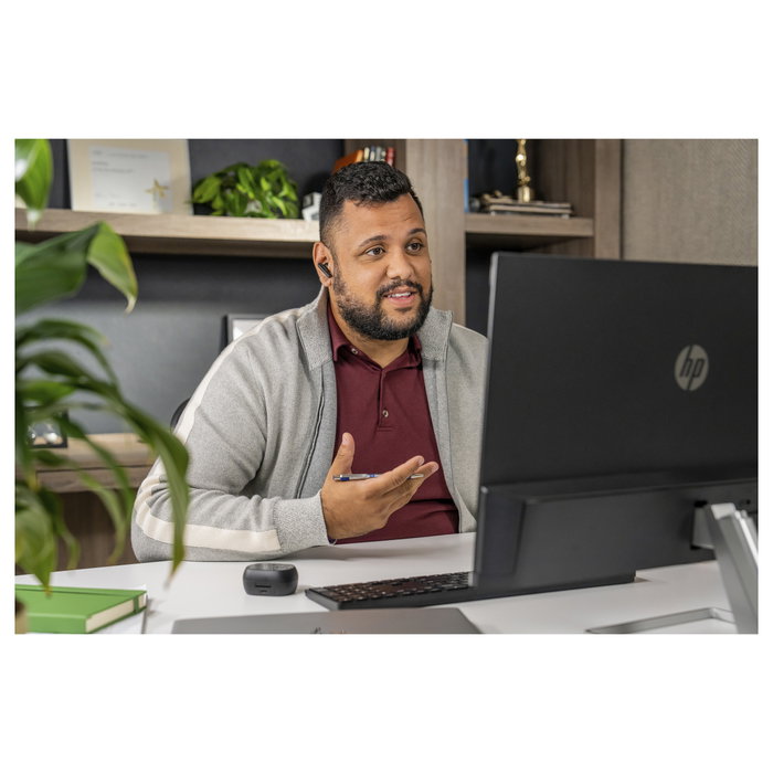 Poly Voyager Free 60+ UC M Carbon Black con Adaptador BT700 USB-C Poly Voyager Free 60+ UC M Carbon Black con Adaptador BT700 USB-C