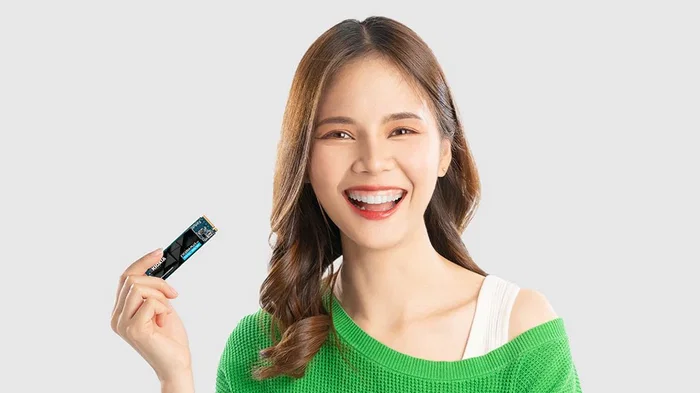 Kioxia LVD10Z002TG8 Exceria Plus G4 - SSD M.2 2280 NVMe PCIe 5.0 x4 de 2 TB, BiCS Flash TLC, hasta 10000 MB/s lectura, para PC/portátil