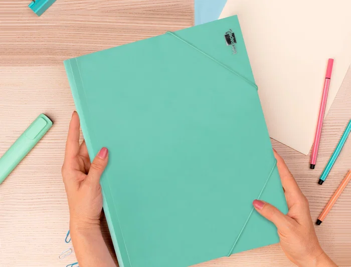 Liderpapel Carpeta Tres Solapas Polipropileno Gomas DIN A4 Color Verde Opaco