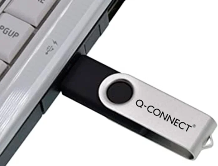 Q-connect Memoria USB Flash 4 GB 2.0 Negra con Protector Giratorio Metálico, Velocidad Lectura 15 MB/s, Escritura 5 MB/s