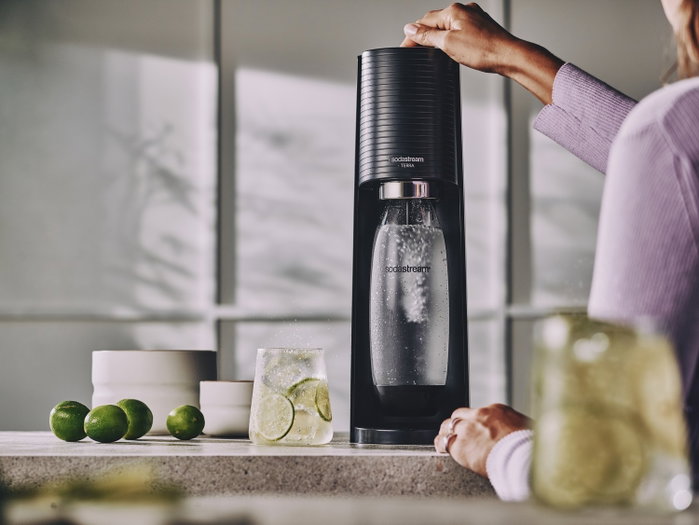 SodaStream Terra Negro con botella de 1 L y cargador de CO2