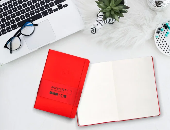 Antartik Cuaderno A5 Tapa Dura Rojo Hojas Lisas 100 Hojas 80gr FSC