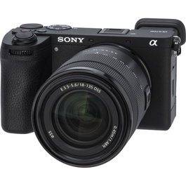 Sony Alpha 6700 Kit con objetivo E 3,5-5,6/18-135 Negro