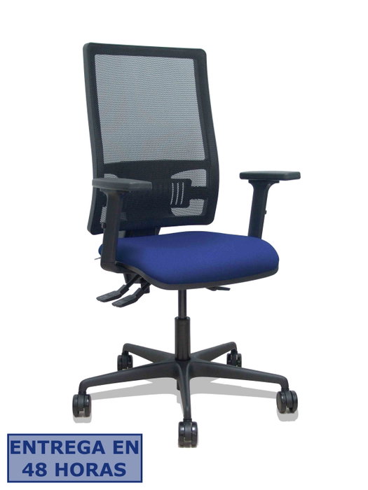 PIQUERAS Y CRESPO Silla Bormate con mecanismo asíncrono, asiento azul marino y respaldo de malla negro