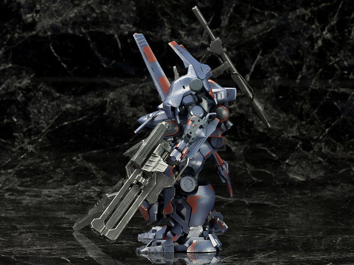 Armored Core V Maqueta 1/72 KT-104 Perun Hanged Man Rematch Ver. 18 cm