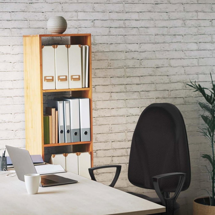 Silla de oficina Algarra con mecanismo Contacto permanente básico tapizada con Similpiel color Crema. Equipada con Base cromada, Brazos fijosy Topes