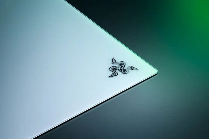 Razer Atlas Pro Blanca RZ02-05760200-R3M1