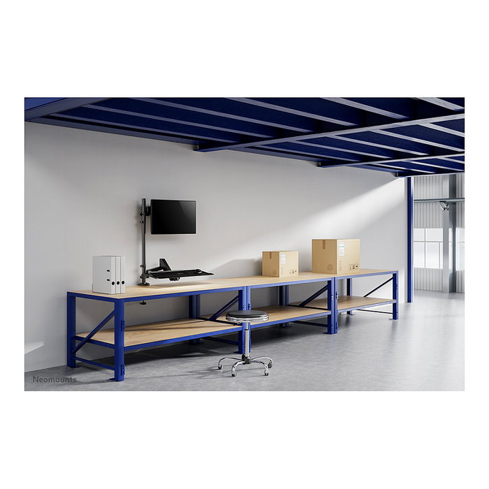 Neomounts DS90-325BL1 Soporte de sobremesa de pie/sentado para monitor 17-32" (43-81 cm), ajuste de altura 44-95 cm, inclinación y giro, carga 9 kg, negro