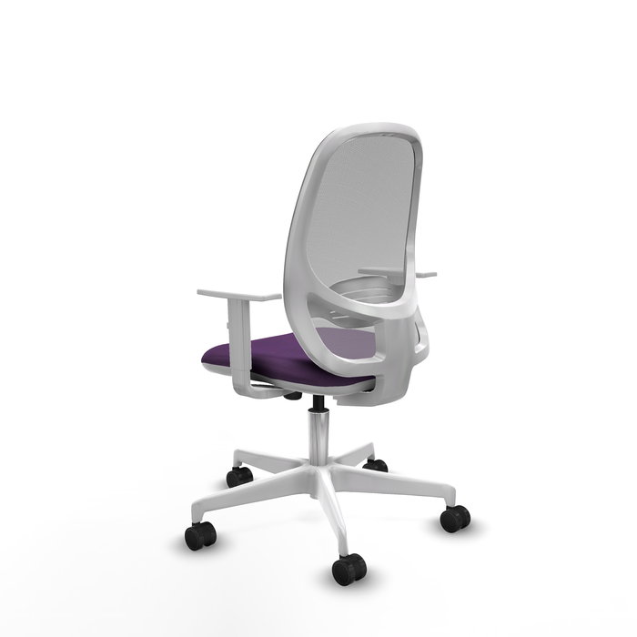 Silla de oficina Cilanco con mecanismo Sincro tapizada con Tela color Morado y malla color Gris. Equipada con lumbar 1D, Reposabrazos blancos y Ruedas 65mm nailon Silla de oficina Cilanco con mecanismo Sincro tapizada con Tela color Morado y malla color Gris. Equipada con lumbar 1D, Reposabrazos blancos y Ruedas 65mm nailon