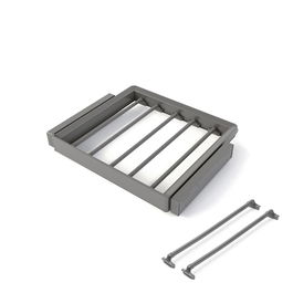 Emuca Kit de pantalonero de 7 varillas y bastidor regulable Quartz para armarios, guías de cierre suave y extracción total, Módulo 60cm, Acabado Titanio