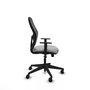 Silla de oficina Alocén con mecanismo Sincro tapizada con Tela color Gris claro y malla color Negro. Equipada con lumbar 1D, Brazos 1D y Ruedas 65mm nailon
