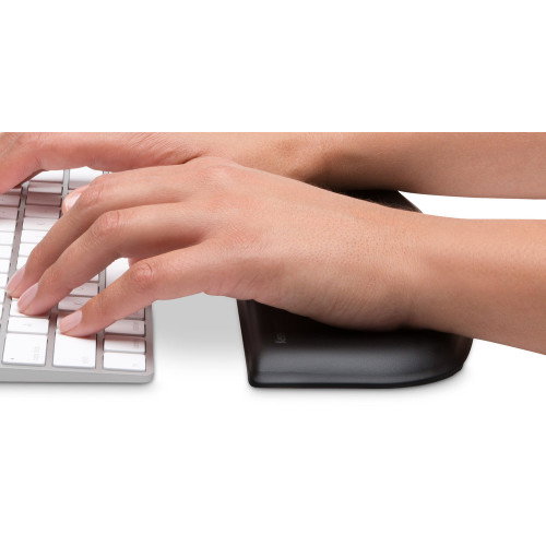 Kensington Reposamuñecas ErgoSoft™ para teclados finos y compactos, Negro Kensington Reposamuñecas ErgoSoft™ para teclados finos y compactos, Negro