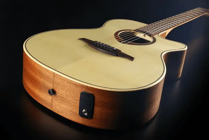 LAG Guitarra Acústica Electroacústica Tramontane T70 A/E Cutaway Auditorium Natural