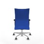Silla Albacete confidente con mecanismo Sincro tapizada con Tela color Azul. Equipada con Base aluminio, Brazos 2D y Ruedas 65 mm parqué
