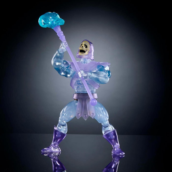 Mattel Masters of the Universe Origins Figura Skeletor Invisible JBM86 - Figura Articulada 14 cm con capa - Idiomas: English, Français, Deutsch, Português, Español