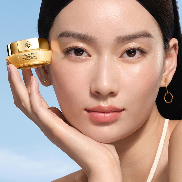 Guerlain Abeille Royale Tratamiento Reparador Rejuvenecedor para Ojos, Gel-Crema con Miel, Redensifica y Reduce Arrugas, 15 ml