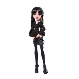 Monster High Muñeca Wednesday Addams con Cosa y bolso