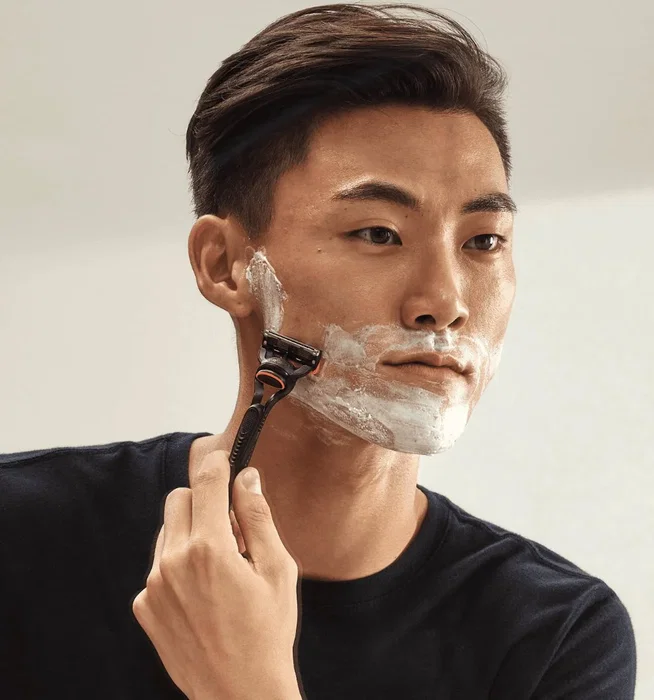 Gillette Fusion 5 Cuchilla de afeitar con tecnología FlexBall y banda lubricante - 4 recambios