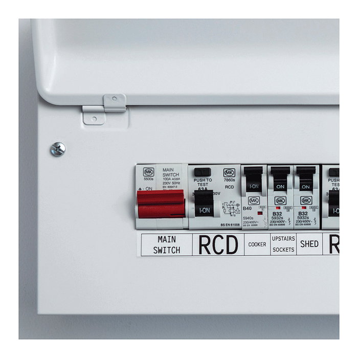 Brother PT-E560BTVP Etiquetadora Manual con Bluetooth y Carga, Impresión Térmica, Pantalla LCD, Teclado QWERTY, Sistema de Cintas HSE/TZe, Incluye Maletín