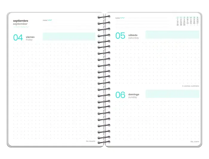Liderpapel Agenda Escolar Fantasy F 26-27, Día Página, Tamaño A6+, Interior Bilingüe Español/Inglés, Espiral, Papel FSC 80g, con Gomilla y Pegatinas
