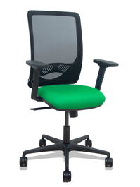 Silla de oficina Zulema con mecanismo Sincro tapizada con Tela color Verde y malla color Negro. Equipada con lumbar 1D, Brazos 2D y Ruedas 65mm nailon