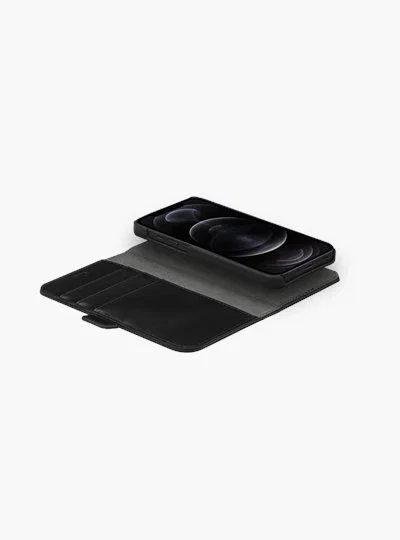 Dbramante1928 Funda cartera Stockholm para Apple iPhone 12/12 Pro, 15,5 cm (6.1"), cuero vegano, carga inalámbrica, negro - 3 bolsillos para tarjetas